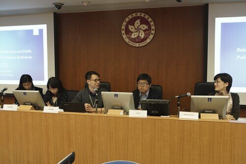 Mr. Kevin May, Programme Manager of Oxfam Hong Kong (middle), chaired the panel on the potential of investment law to promote sustainable international investment. Dr. Zhai Xueling, Research Center for Rural Economy, Ministry of Agriculture of the People's Republic of China (second from the left); and Dr. He Jun, Foreign Economic Cooperation Centre, Ministry of Agriculture of the People's Republic of China (second from the right), talked about the ‘One Belt, One Road’ initiative. Prof. Tomoko Ishikawa, Associate Professor, University of Tsukuba (right), discussed the balance between investment protection and public policy goals.